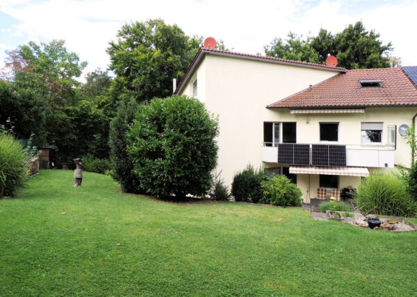 Hausrückseite Blick vom Garten