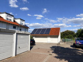 Zufahrt und Garage