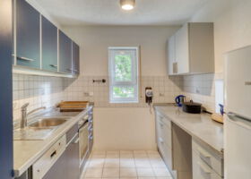 Küche Wohnung links